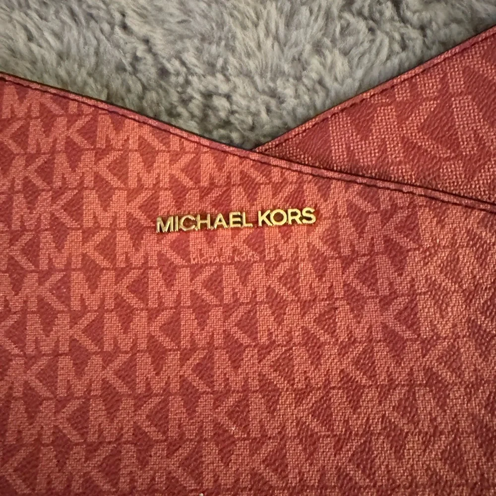 MICHAEL KORS Jet Set Large Red Shoulder Bag - Picture 12 of 14